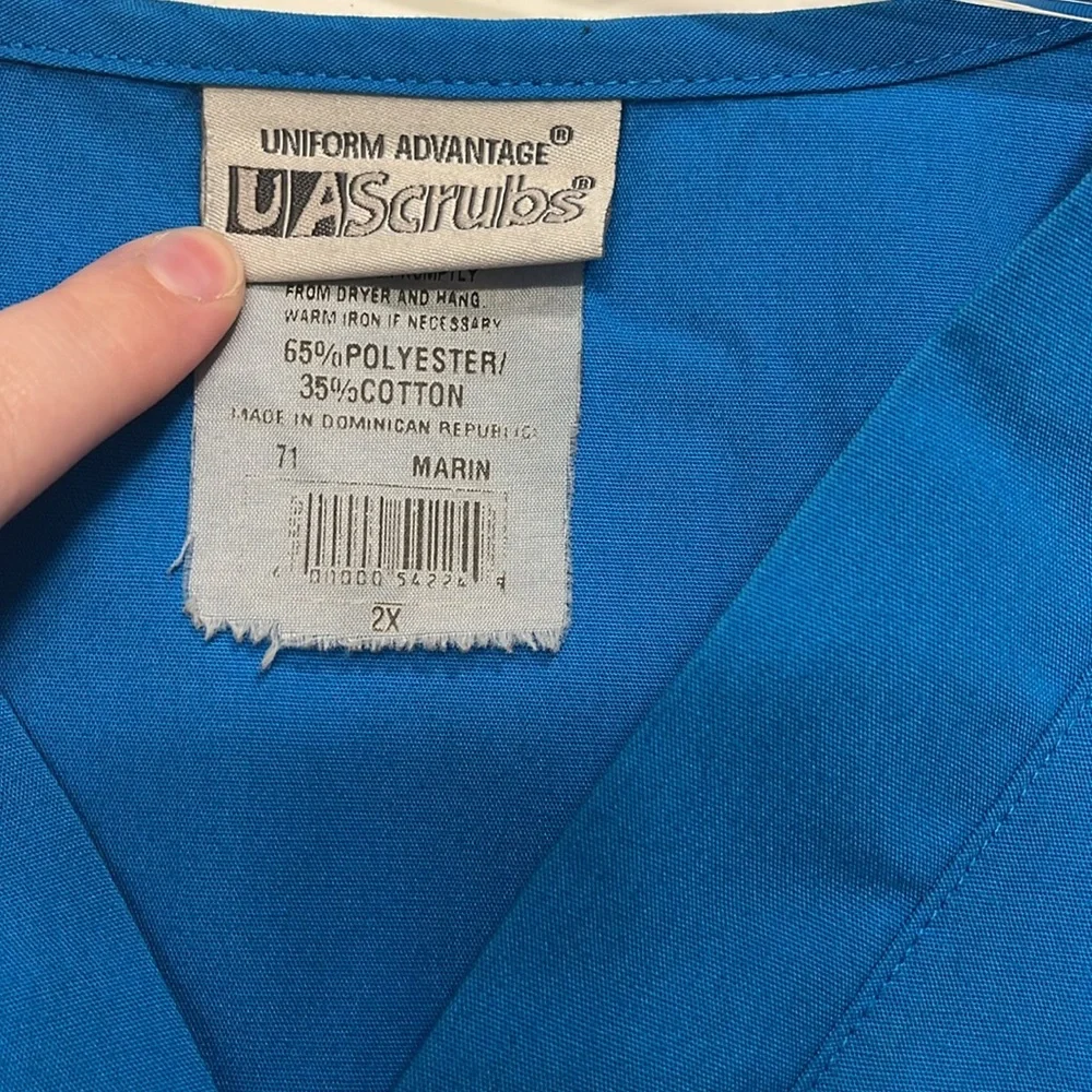 Scrub top - Picture 3 of 5